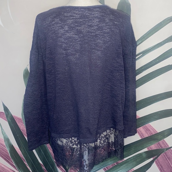 Eyeshadow Thin Sweater with Lace - Picture 5 of 13